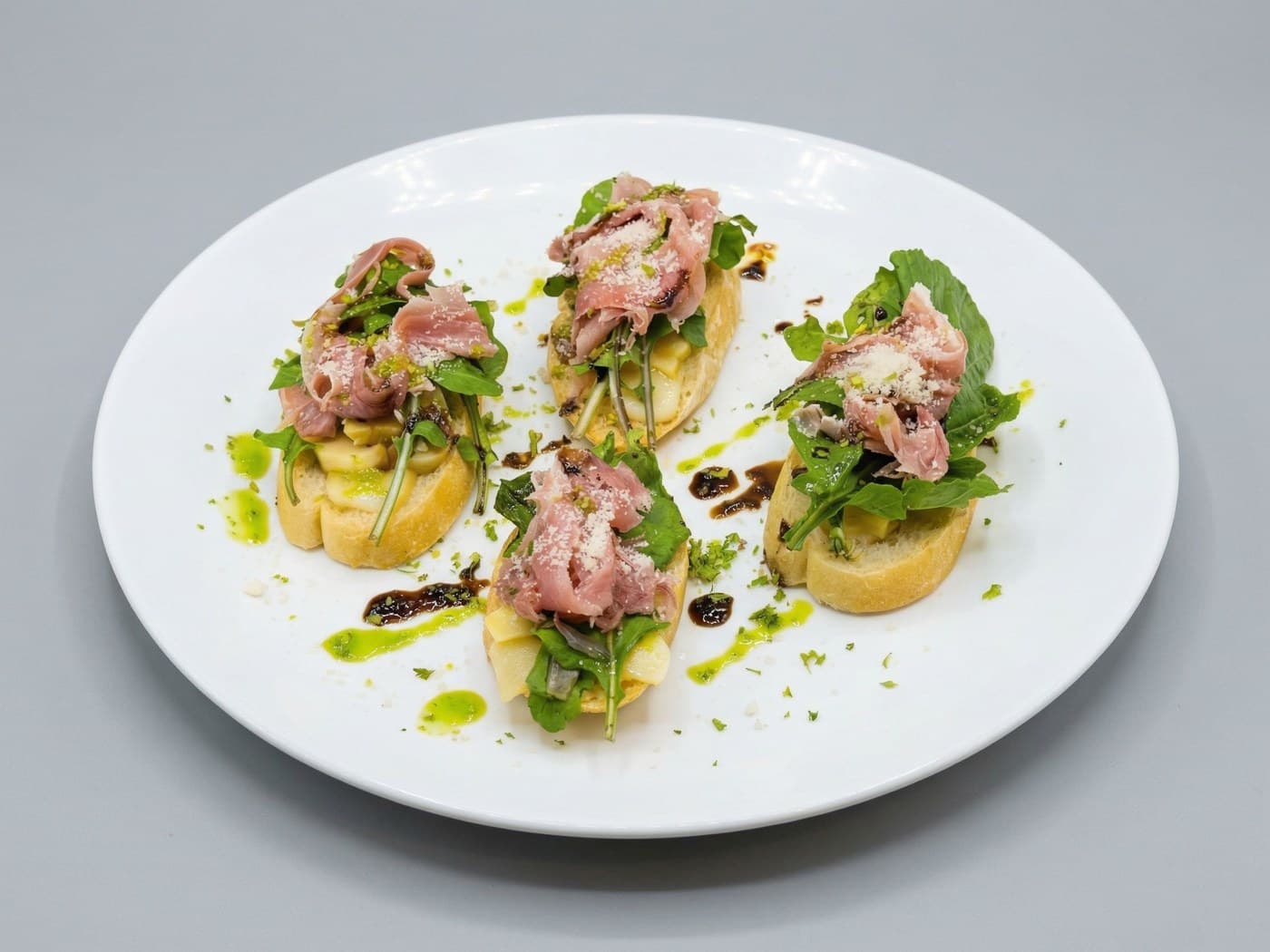 Bruschetta Funghi Misti e Prosciutto