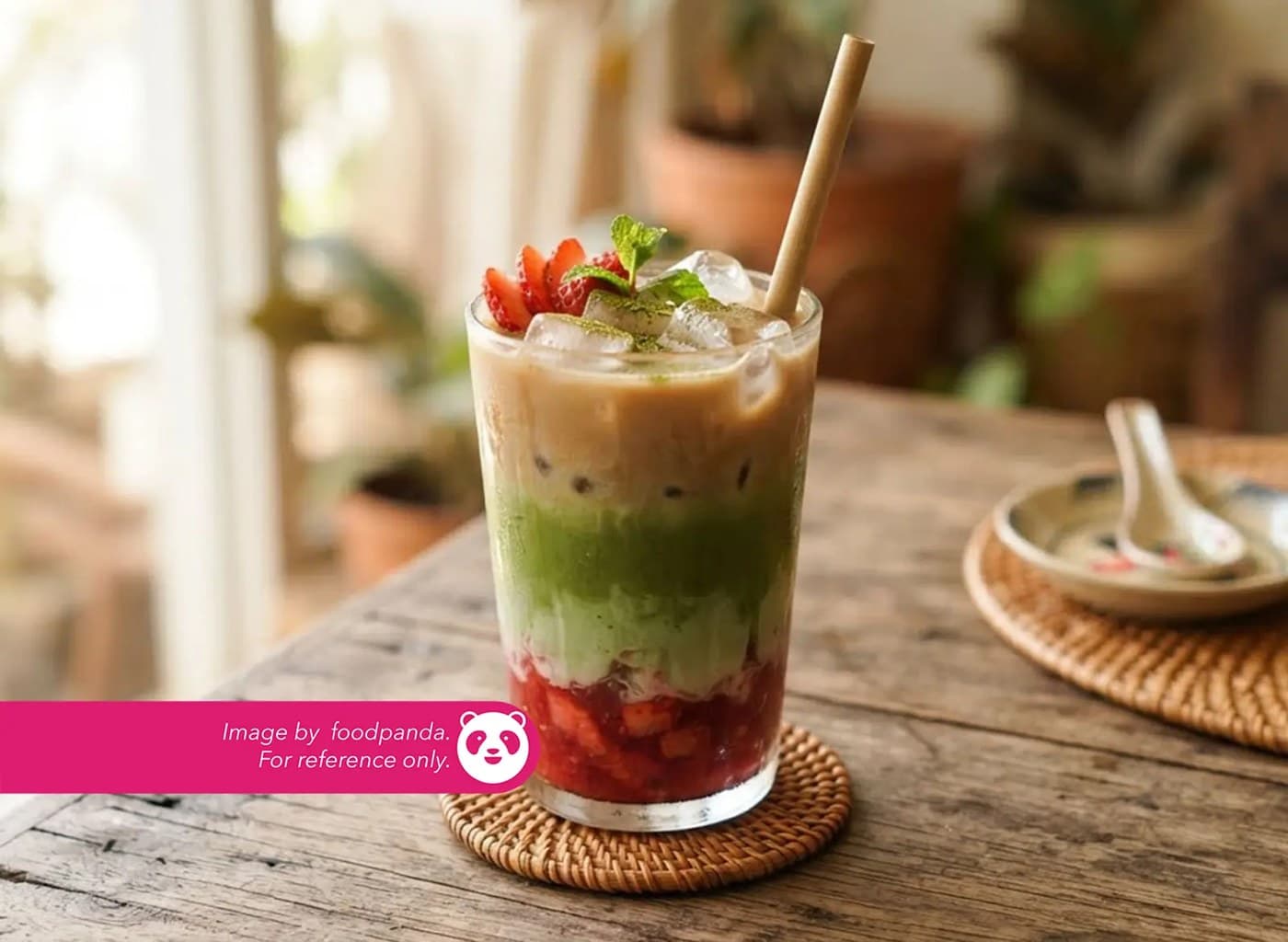 Chai Matcha Strawberry Latte (Iced) 16oz