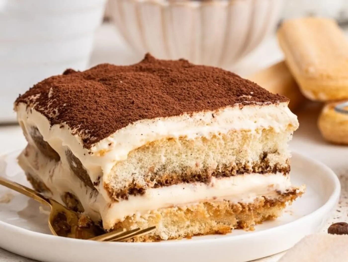 Tiramisu Classic Cake