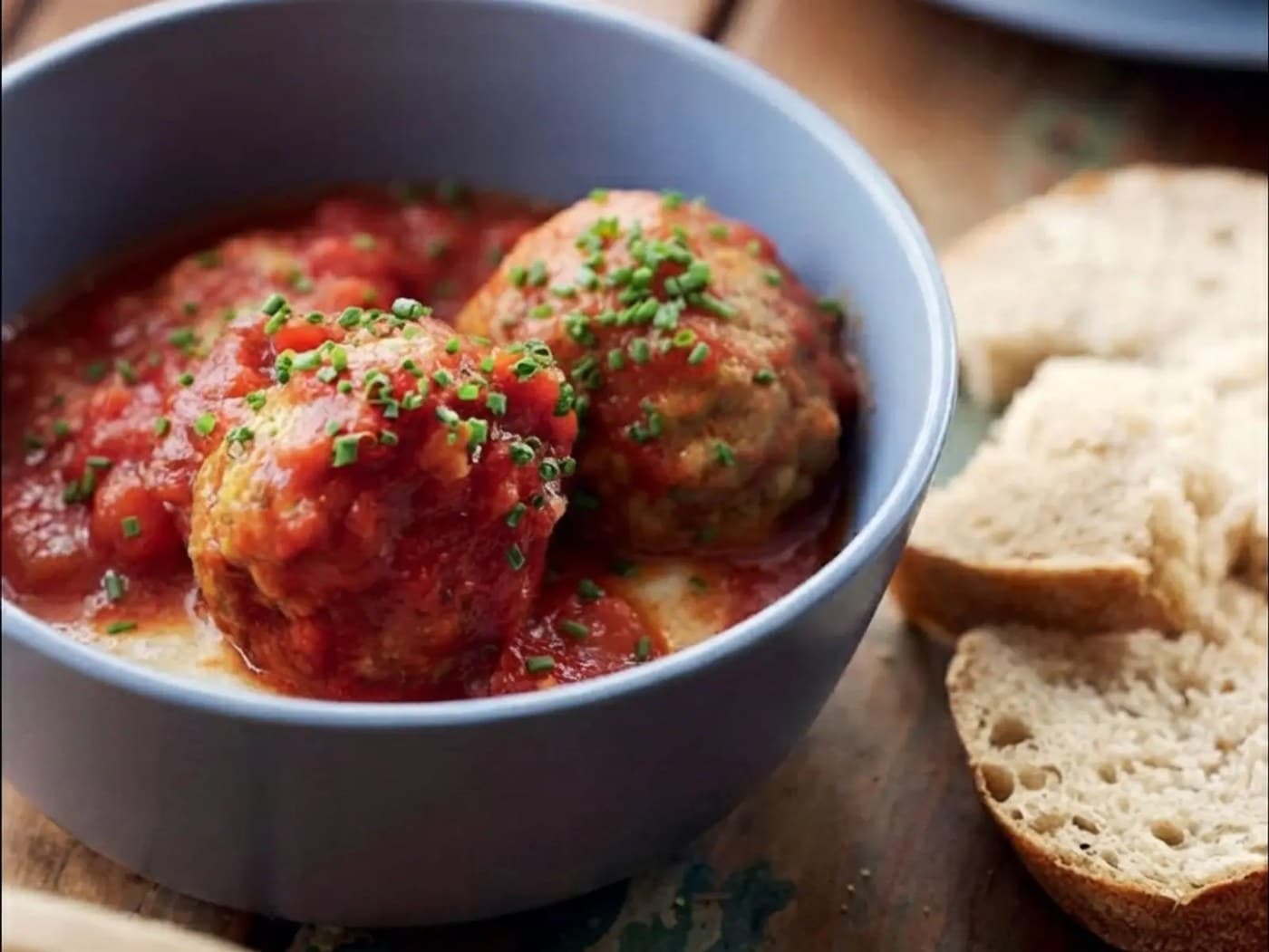 2 Italian Beef Meatballs Of 60 Grams In Tomato Sauce