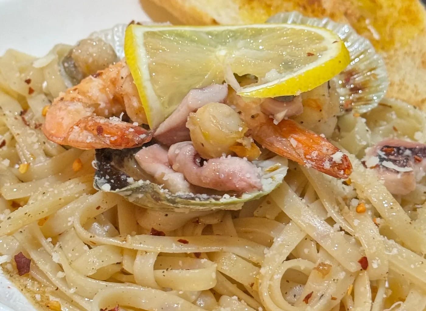 Seafood Aglio Olio