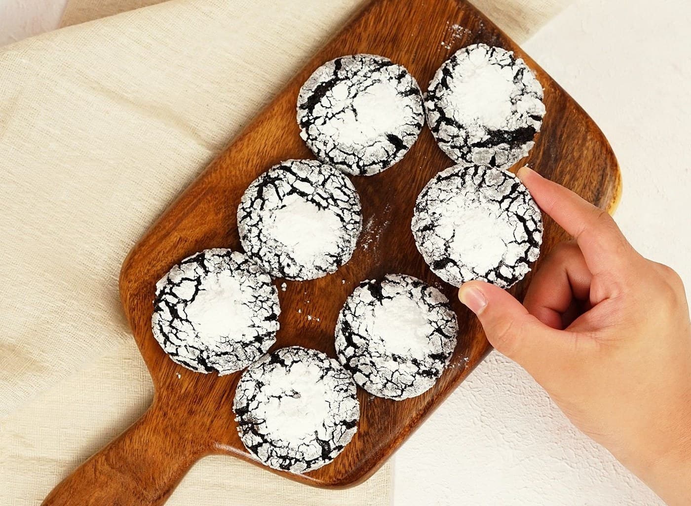 Chocolate Crinkles Tub