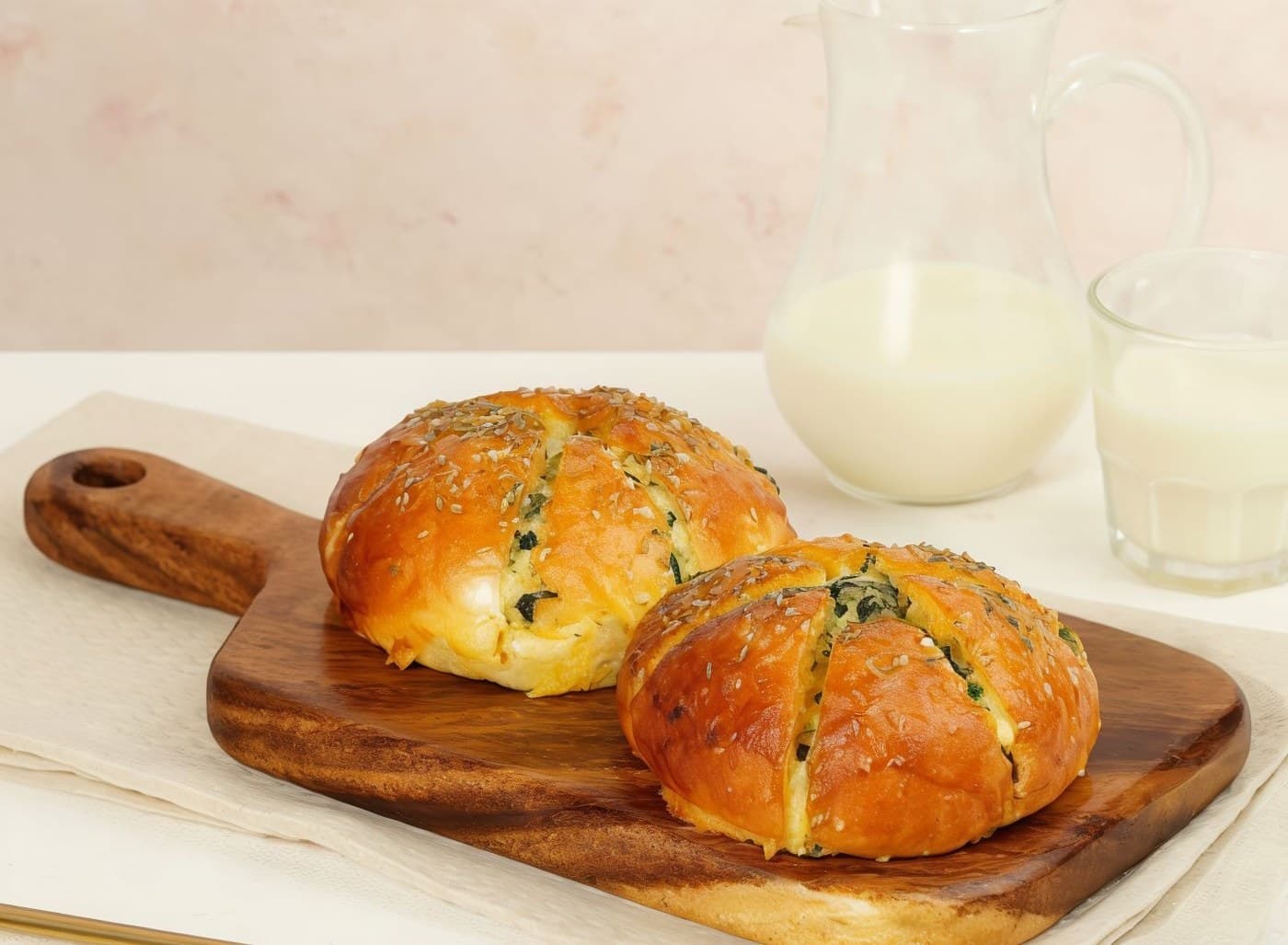 Cream Cheese Spinach Bun