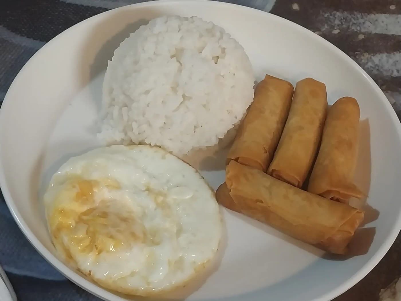 Rice Topping Rice 1 Egg 4 Lumpia