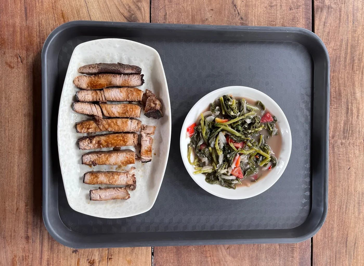 Tuna Steak w/ Spinach Ensalada