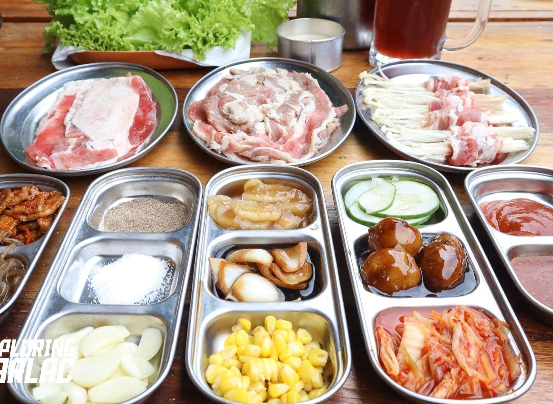 ELLIEWINGS AND SAMGYUPSAL HOUSE