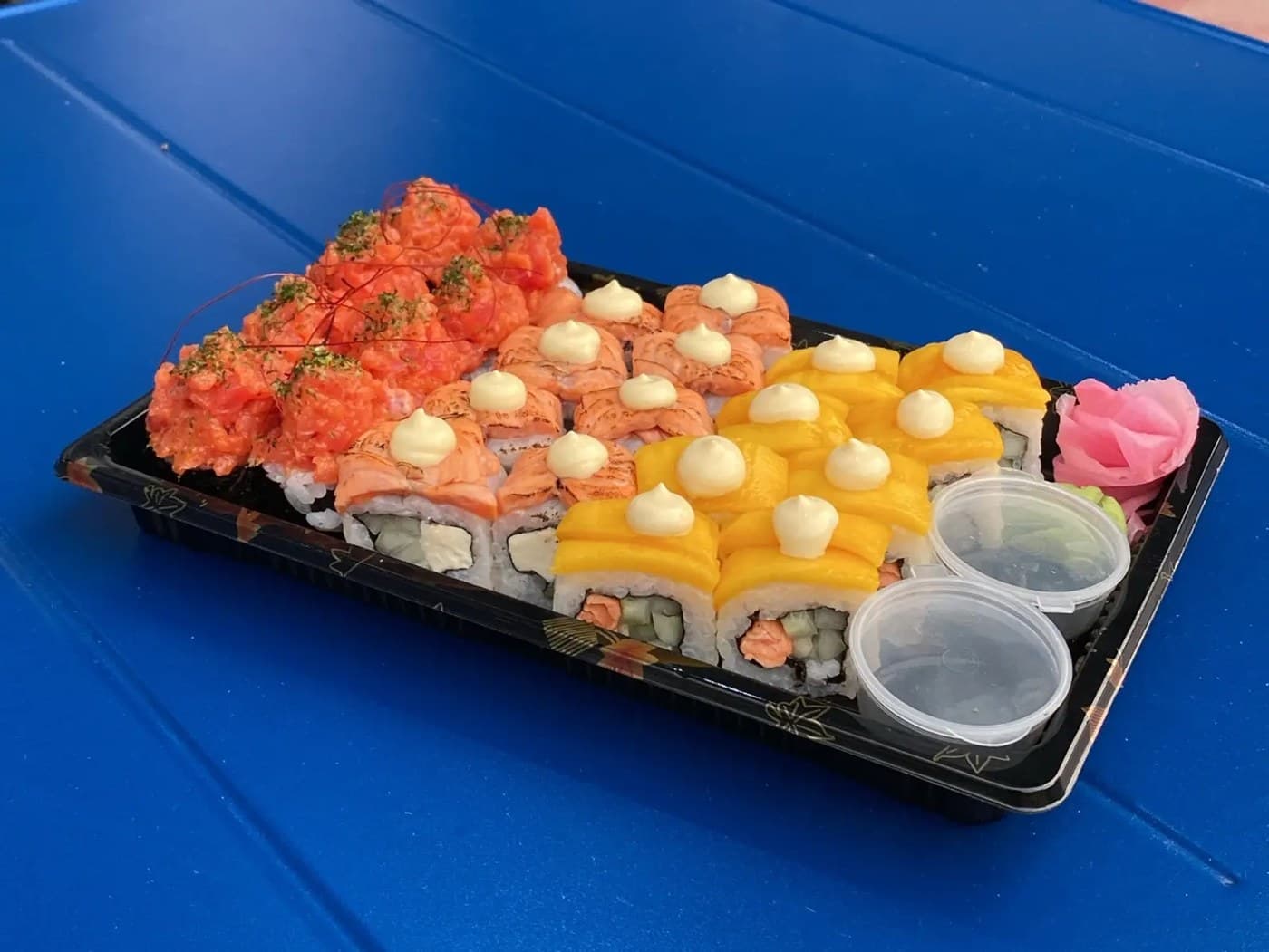 TRIO3 (24pcs maki)