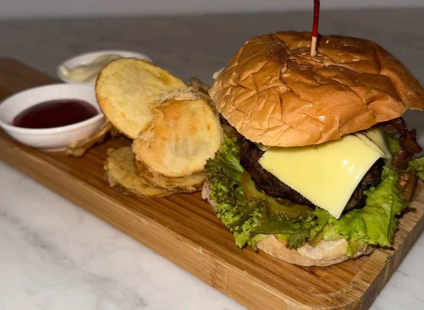 Lucca's Burger