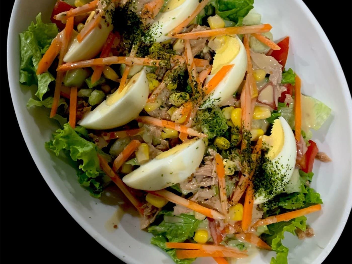 Fresh Greens & Tuna