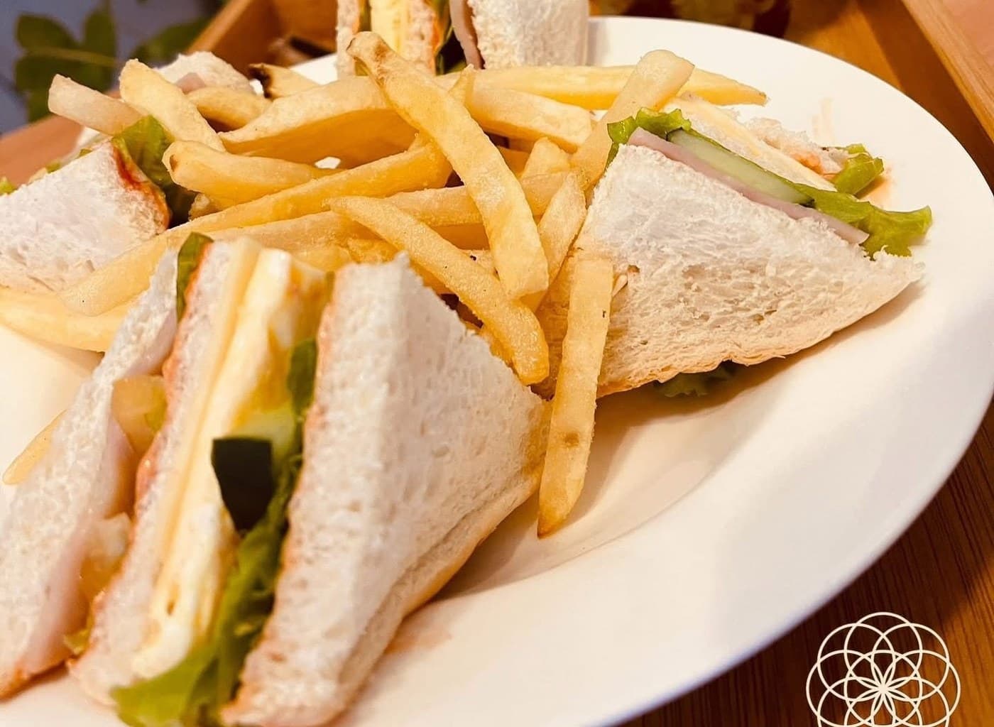 Clubhouse Sandwich with Chips