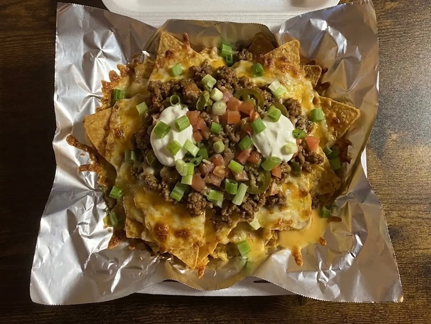 Cheesy beef nachos