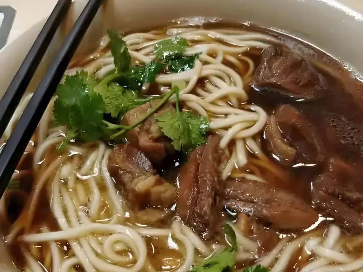 N2 Hearbal Beef Noodles Soup