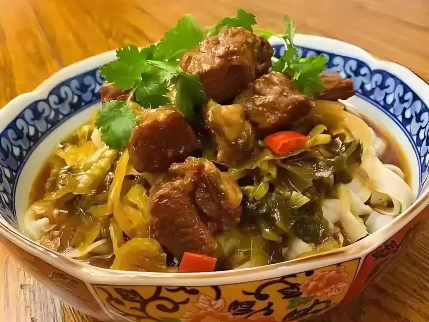 N8 Beef & Suancai Noodles Soup