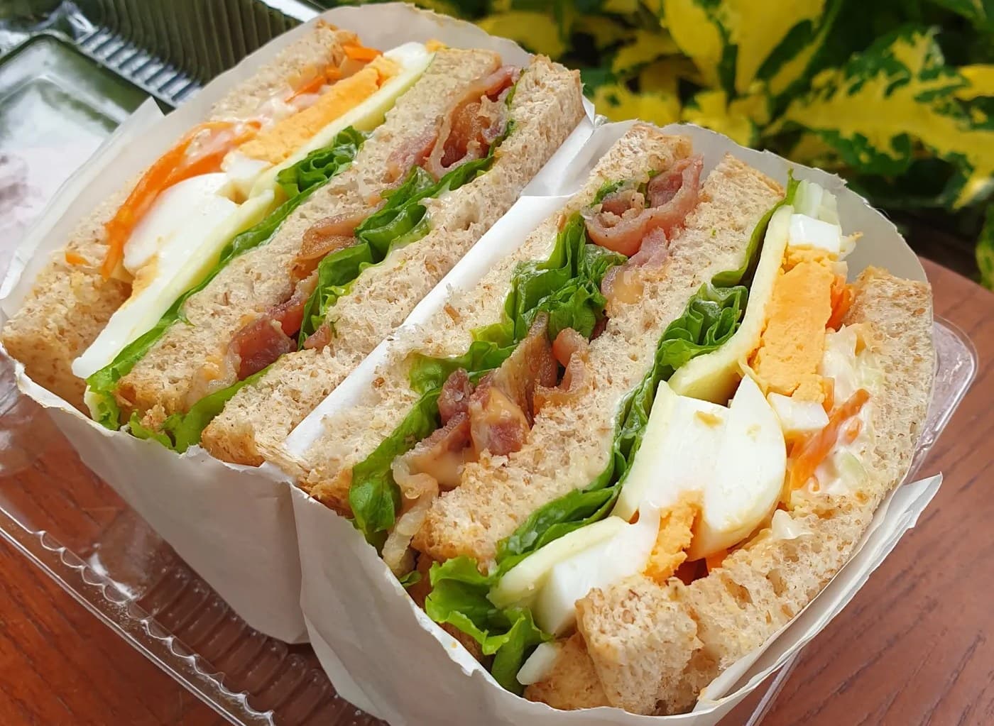 Bacon Deluxe Sandwich