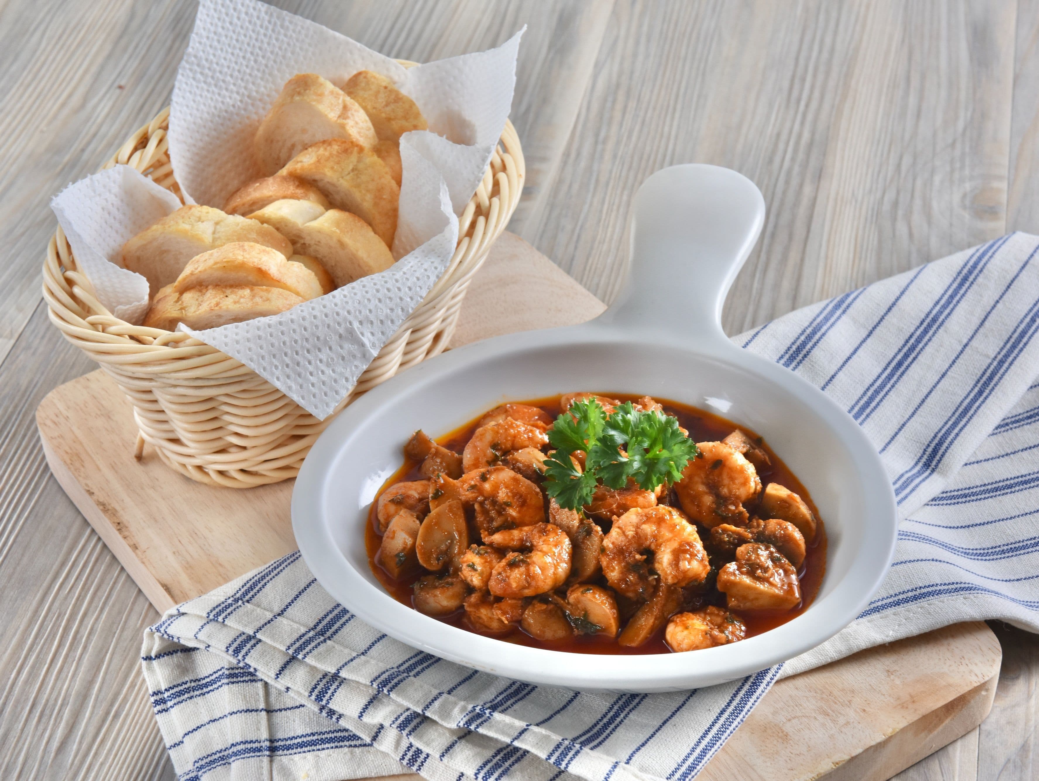 Gambas Al Ajillo con Champignon